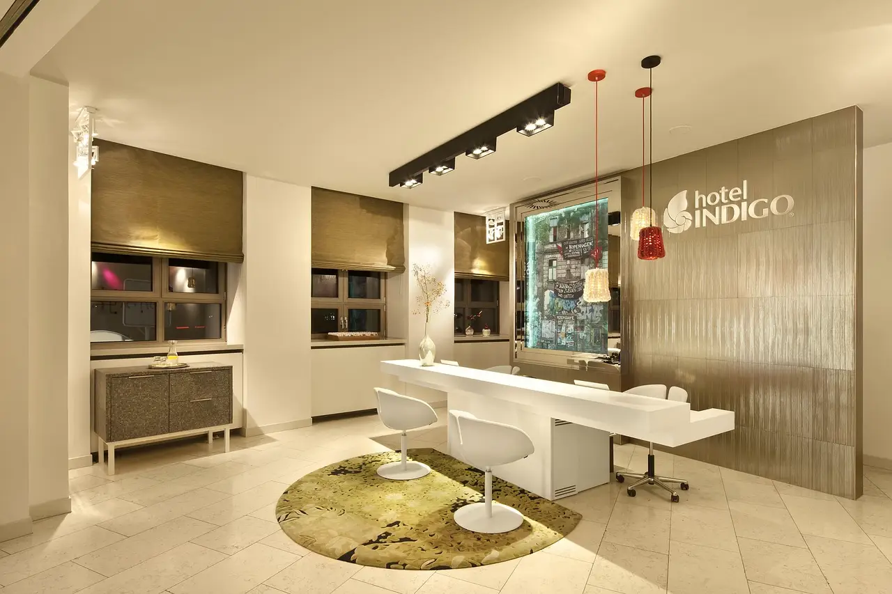 Accor, Hilton, Marriott and IHG Keep Expanding: Who Is Winning the Global Hotel Race?