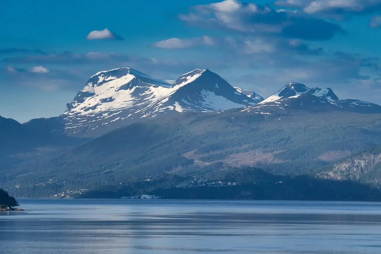 Hilton targets Nordic expansion with Scandic Hotels deal - Business Travel News Europe